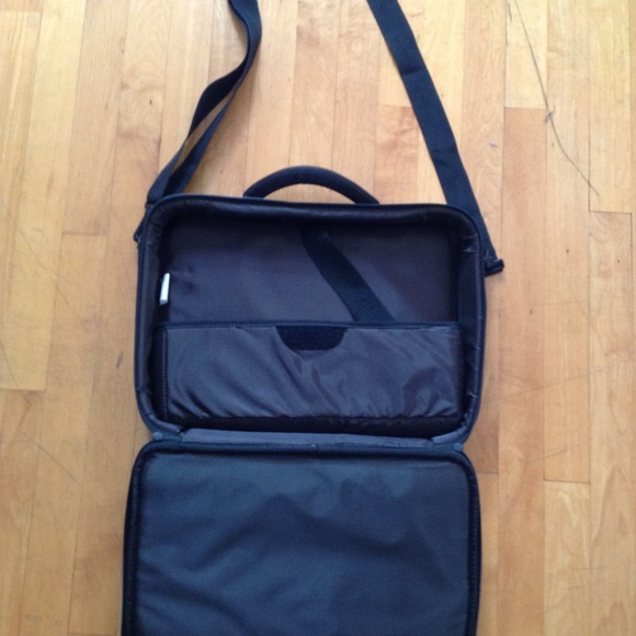 TARGUS Black Canvas Laptop Case Zippered Briefcase Messenger Bag 17 X 12 - Picture 10 of 13